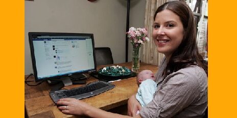 Les jeunes mamans, accros à Facebook ?