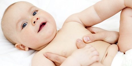 Comment l'ostéopathie peut-elle aider bébés et enfants ?