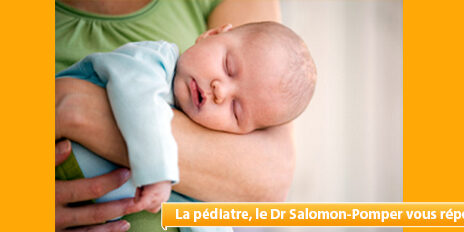 Comment arrêter en douceur de bercer bébé ?