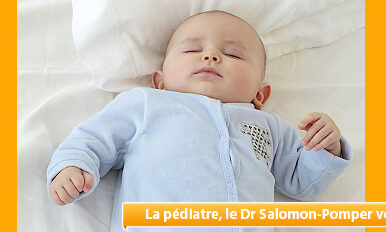 Doit-on coucher bébé sur le dos ou sur le ventre ?